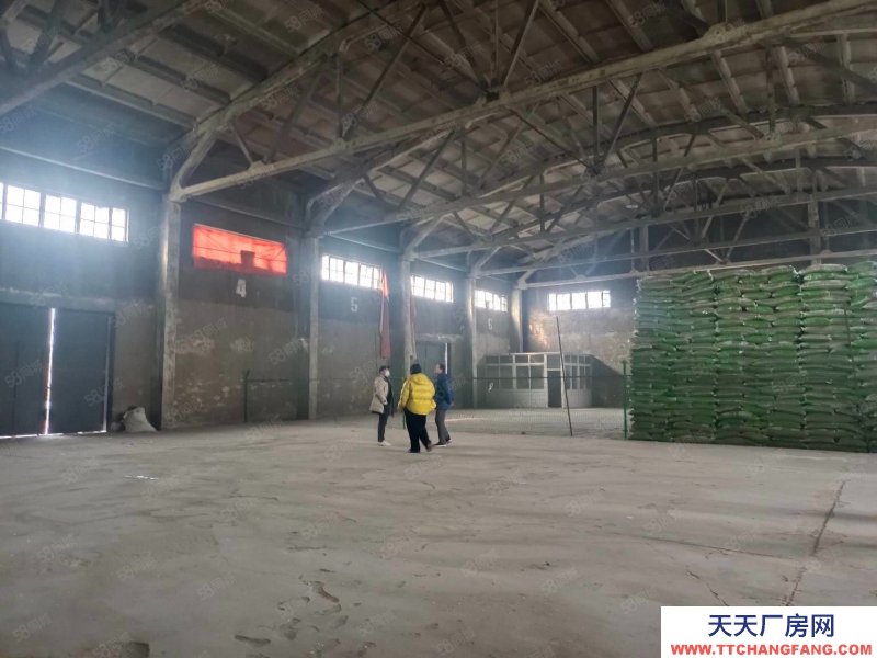 青島市北1500平大面積廠房,地面平整,層高12米,可做體育類