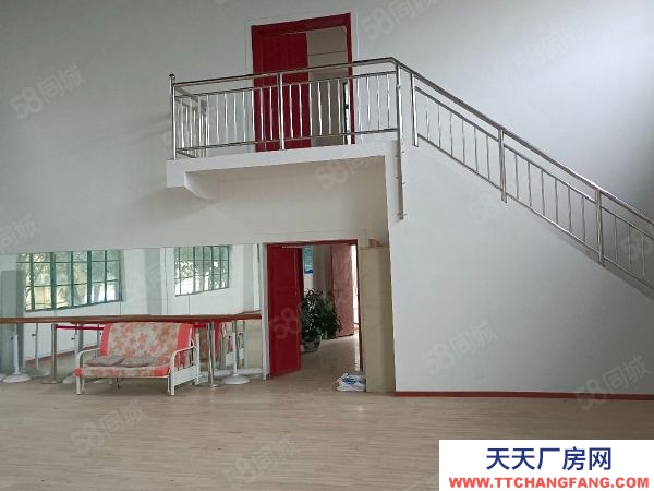 南京市秦淮區大行宮純一樓層高6.5米大車可以進出行業不限隨時看房