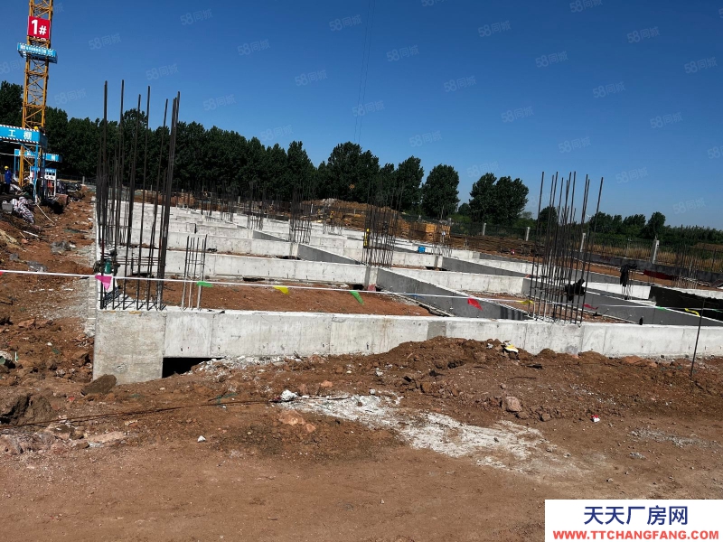 青島市北萊西經(jīng)開區(qū),獨(dú)棟廠房2400出售,緊鄰高速口,,大產(chǎn)權(quán)可貸款