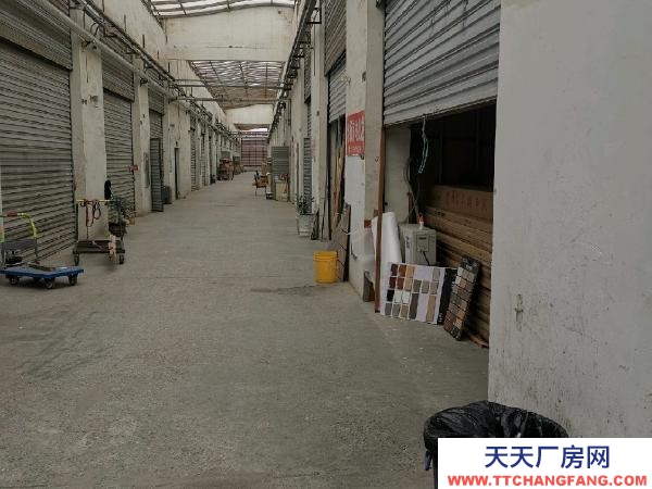 南京市雨花臺區層高5.5米，搭有標準2層樓板，實際使用面積約200多平米。