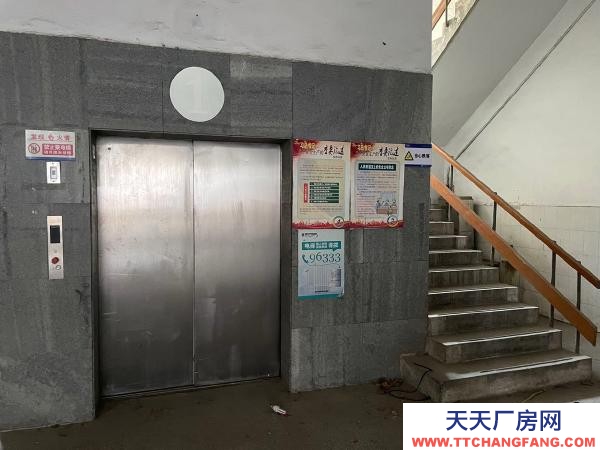 南京市雨花臺區(qū)單獨(dú)共三層樓，可整租也可分租，內(nèi)有電貨梯