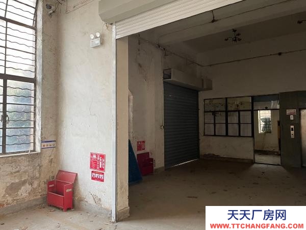 南京市雨花臺區(qū)單獨(dú)共三層樓，可整租也可分租，內(nèi)有電貨梯