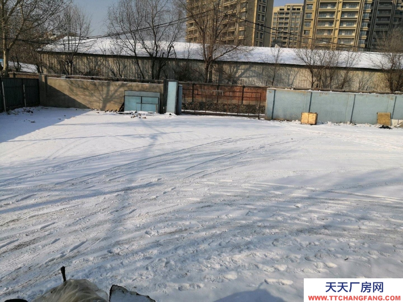 (出租) 千平封閉式大院出租。