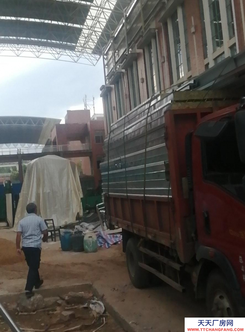 (出租) 南昌西湖區(qū)靠近洪城大市場倉庫出租，還有一個倉庫在鴻順德建材城