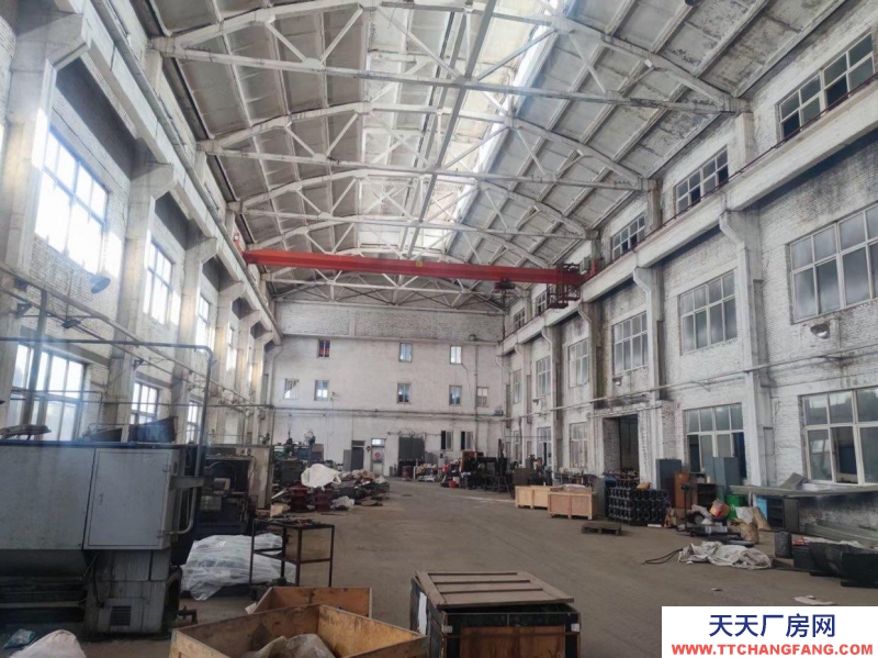 青島李滄倉庫配有航吊3臺，帶三層辦公樓?院子1500平