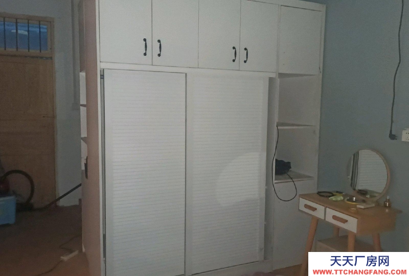 南寧市西鄉塘區(出租) 相思湖，占地200平，2層整棟2200元每月，可進大車