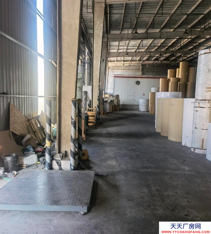 青島膠州物流園區(qū)內(nèi)，交通便利，適合倉儲分撥業(yè)務(wù)。