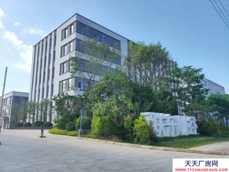 南寧市西鄉塘區項目北側為外環高速，南側是南寧繞城高速，4可覆蓋南寧中心城區，項目周邊有客運站，高鐵...