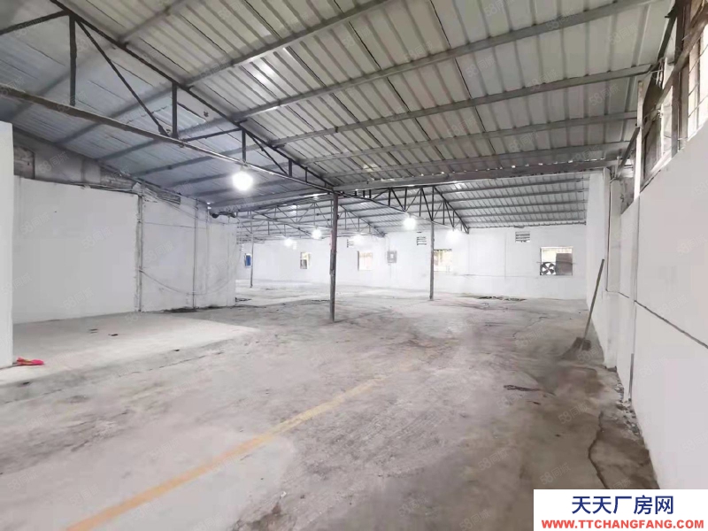 (出租) 深圳龍崗平湖白坭坑獨(dú)院鋼構(gòu)1100平帶卸貨平臺(tái)倉(cāng)庫(kù)廠(chǎng)房出租可分租