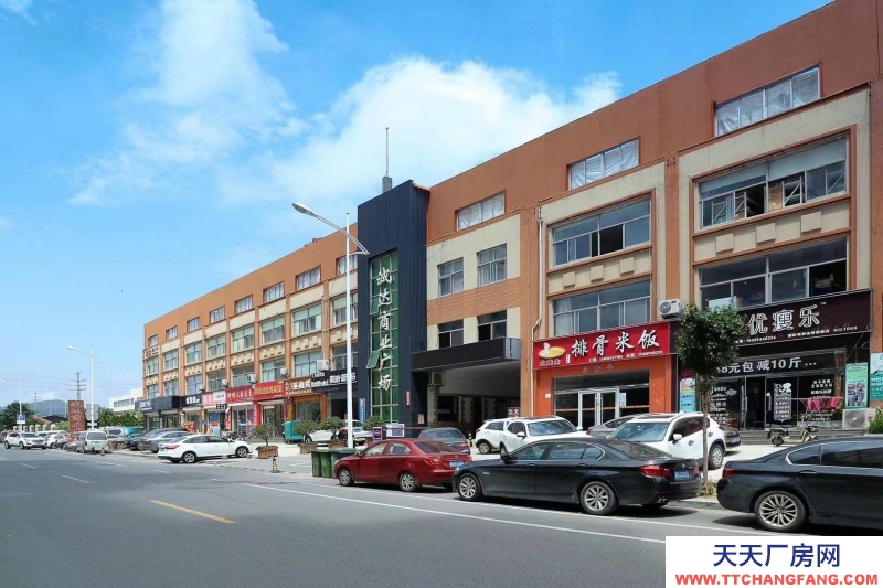 青島即墨通濟鶴山路華山一路路口服裝市場東100米