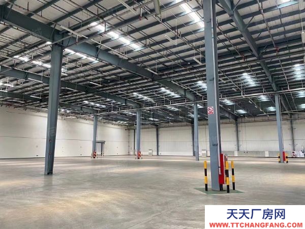 長(zhǎng)沙市開福區(qū)高標(biāo)帶月臺(tái)2萬(wàn)平倉(cāng)庫(kù)出租可分租丙二類倉(cāng)