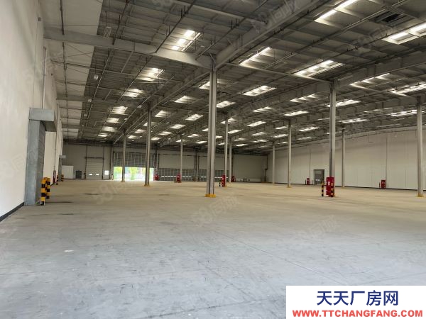 長(zhǎng)沙市開福區(qū)高標(biāo)帶月臺(tái)2萬(wàn)平倉(cāng)庫(kù)出租可分租丙二類倉(cāng)