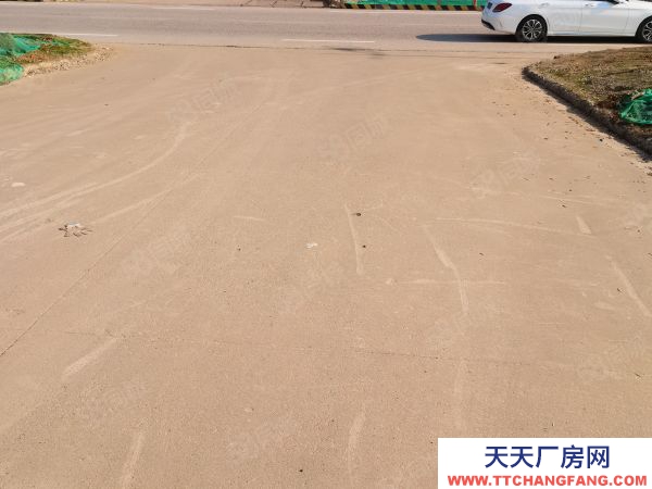 南京市溧水柘塘工業(yè)園區(qū)單一層鋼結(jié)構(gòu)配有多部行車4000平方廠房出租