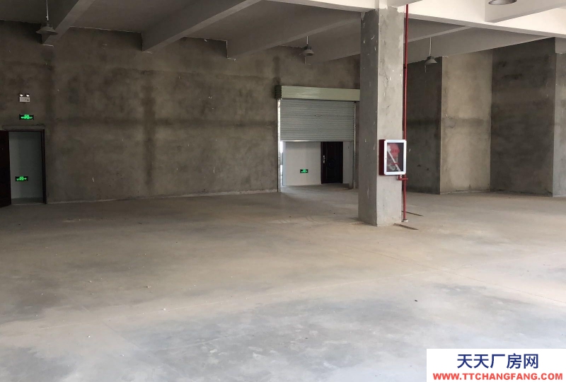 南寧市西鄉(xiāng)塘區(qū)(出租) 那安高速路口附近,交通便利,道路寬敞,廠房毗鄰2.5噸貨梯