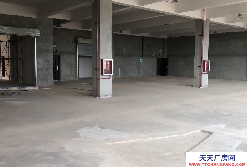 南寧市西鄉(xiāng)塘區(qū)(出租) 那安高速路口附近,交通便利,道路寬敞,廠房毗鄰2.5噸貨梯