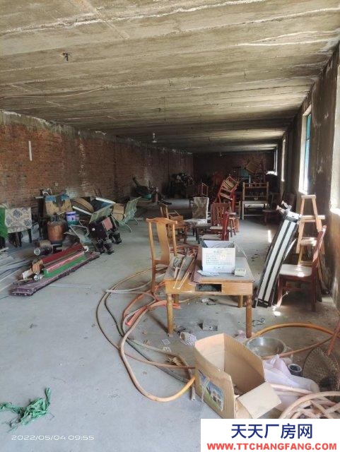 青島萊西交通便利，進出大車便利，倉庫可進出叉車。