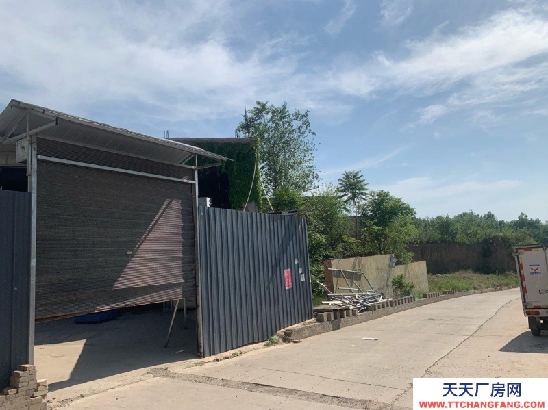 (出售) 緊挨108國道，起了兩層還有一層沒有封頂