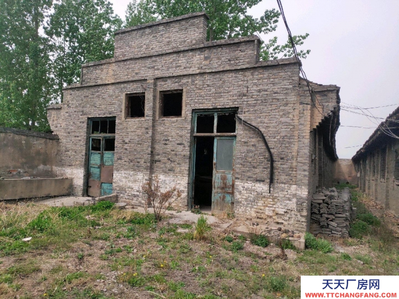 (出租) 適合做輕工業(yè),庫房。門口有河常年有水用水方便。