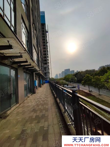 株洲市天元區 租金優惠，交通便利，寬敞明亮，通風良好，毛坯適合各行各業加入