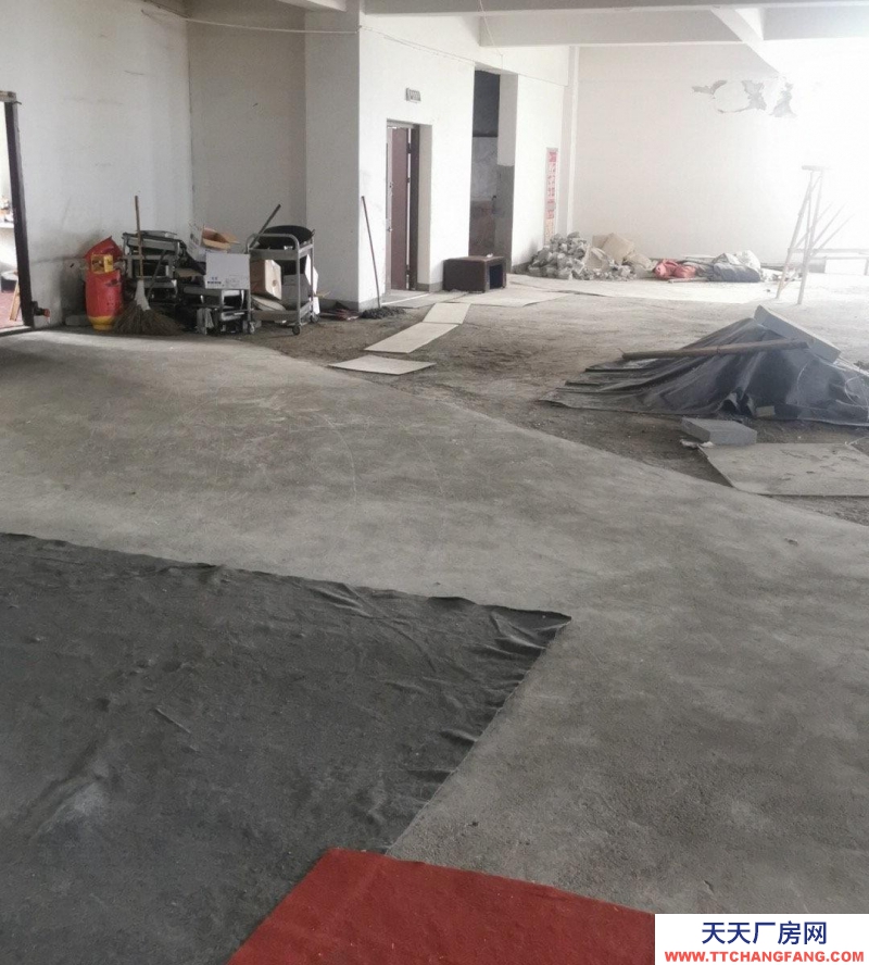 杭州桐廬(出租) 商業(yè)房可以分租倉庫，有貨梯！可以做電商