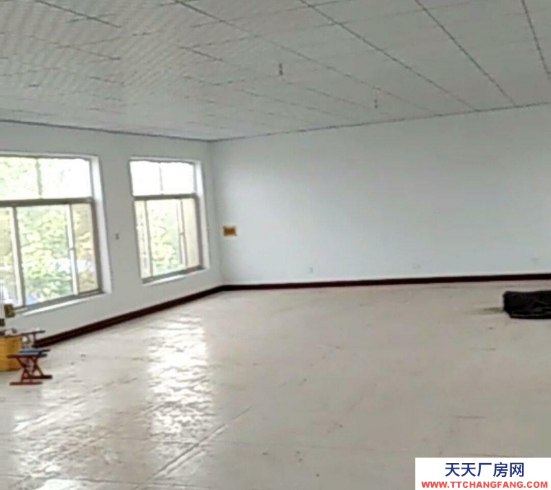 淄博高青離高速路口2公里，在省道邊，價格便宜