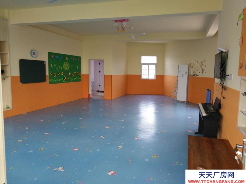 (出租) 蕪湖南陵60－70平6間，外有200多平的操場，可倉儲