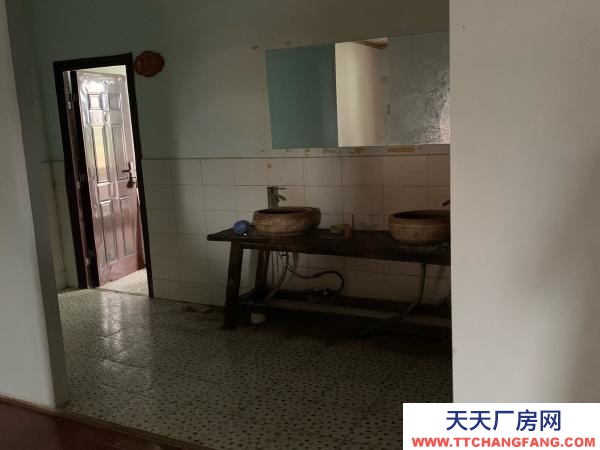 (出租) 道路寬闊,方便停車,環(huán)境良好,空曠