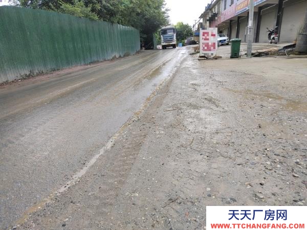 (出租) 臨街門面,倉庫、水電等配套齊全。