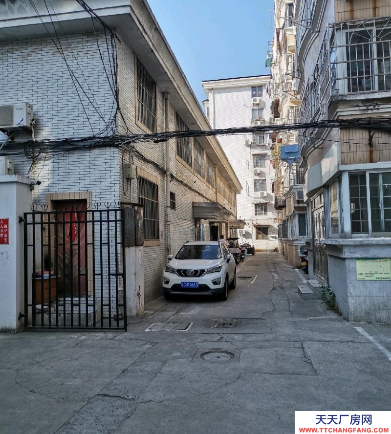 (出售)蚌埠龍子湖 這棟樓房為獨立二層樓房，可做公司寫字辦公，養老院，直播帶貨