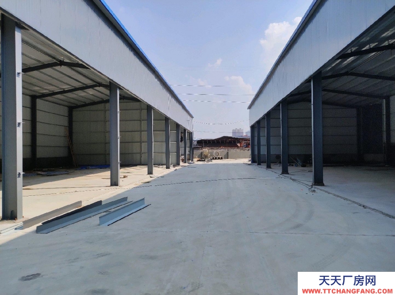 棗莊市中利民鋼材市場北50米，全新倉庫出租。