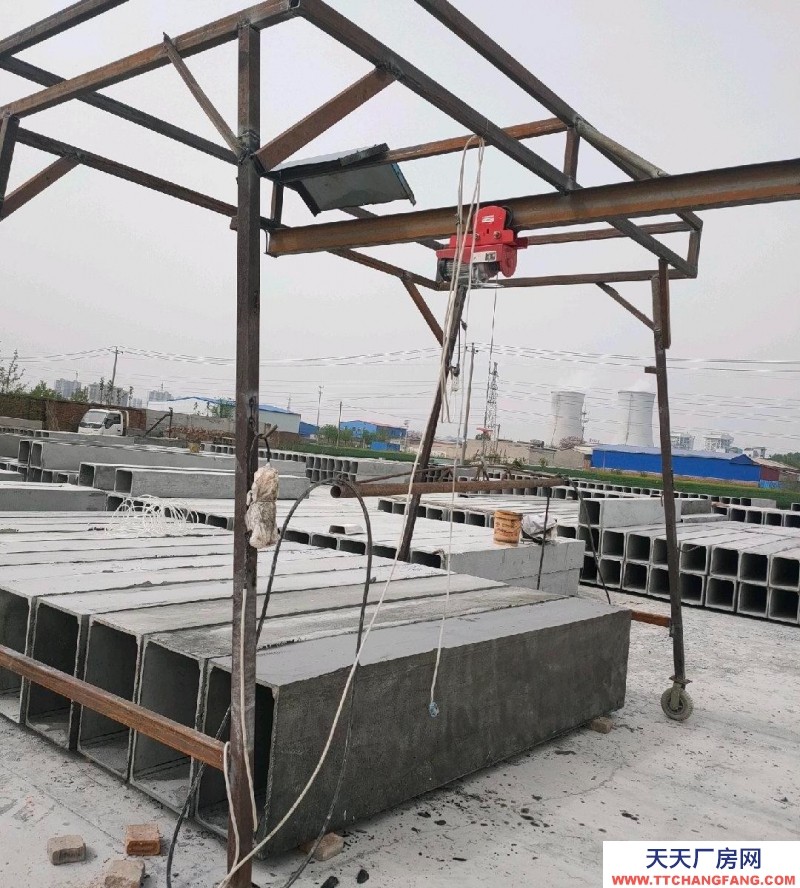 保定 鑫縣  約三畝地。有庫房。廠房。辦公室。水電齊全。地面平整