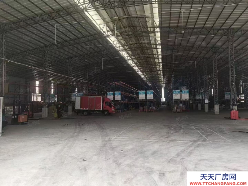 (出租) 東莞廠房招租常平鎮(zhèn)新出單一層1800平方廠房出租超大空地可分租。