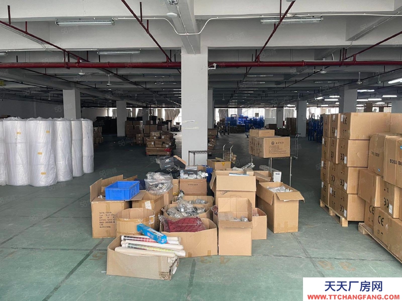 (出租) 東莞鳳崗雁田2000平方米電商倉庫出租)超大空地周轉帶卸貨平臺