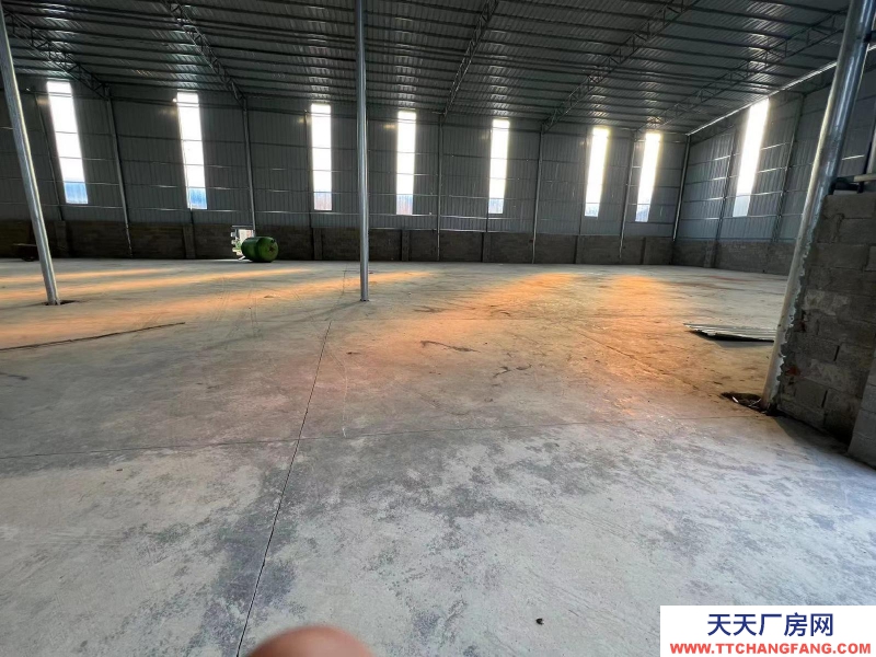 (出租) 南寧市西鄉(xiāng)塘區(qū)大路旁邊，可以進大車可以分租