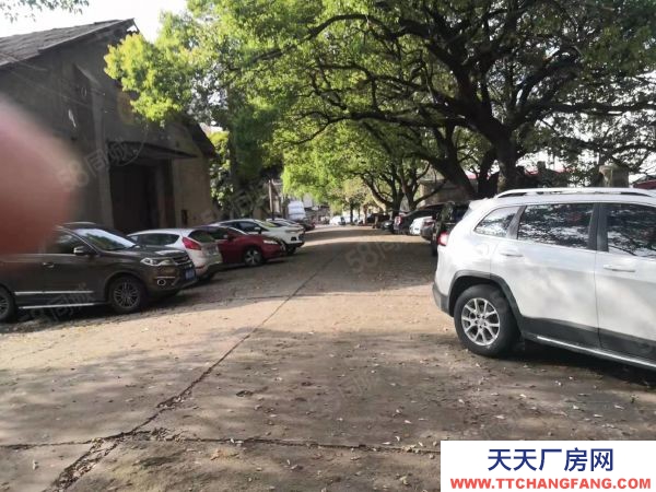 株洲市荷塘區(qū)華潤(rùn)旁一樓倉(cāng)庫(kù)6001000平米出租