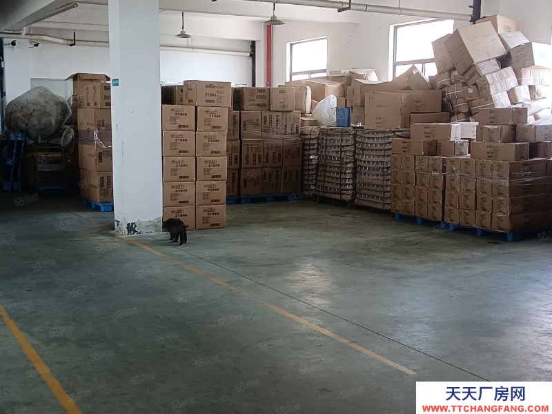 寧波海曙(出租) 集士港工業區3樓廠房,交通進出特別方便,廠房里外形象都很好。