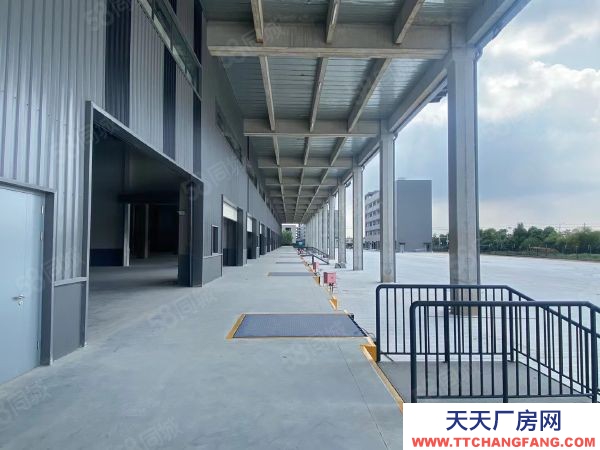 張家港120000平米雙邊丙二類倉庫出租可分租4000形象好