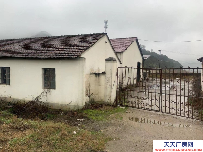 寧波江北(出售) 慈城鎮老廠房。土地2000平方，房產715平方，880萬