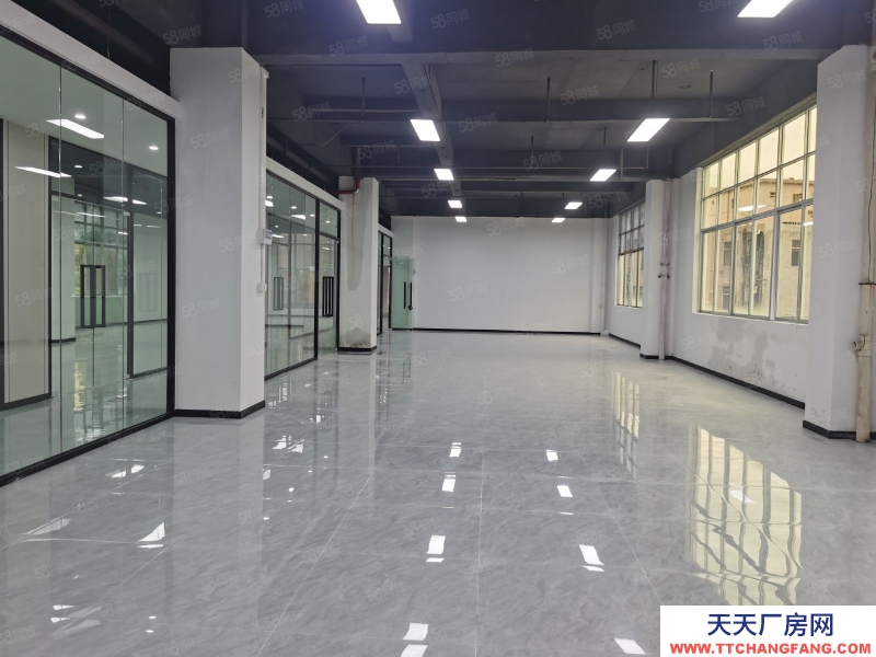 (出租) 深圳龍崗中心城地鐵口電商產業園辦公室320平低價出租地鐵口易招工