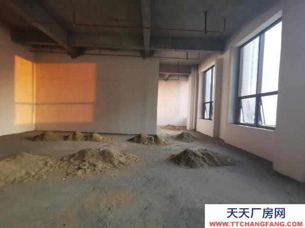 株洲市蘆淞區(qū)匯通金港倉(cāng)庫(kù)低價(jià)出租