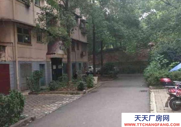 株洲市蘆淞區(qū)翡翠園小區(qū)倉(cāng)庫(kù) 倉(cāng)庫(kù) 26平米