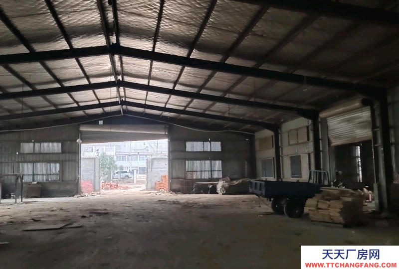 (出租) 阜陽界首界臨鄲路旁，交通便利，標準廠房高六米，可進半掛車