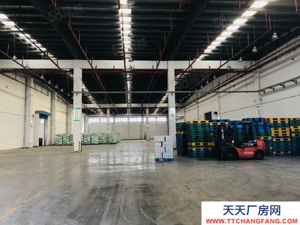 蘇州市相城區新出2000平方標準物流倉庫出租,大車好周轉,車輛進出方便