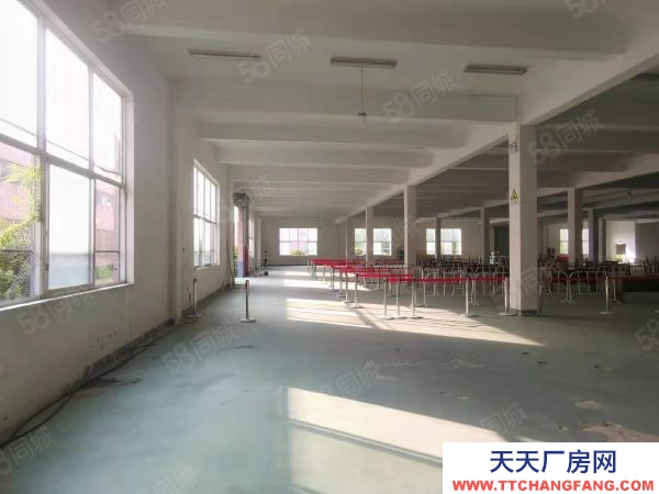 蘇州市相城區(qū)陽澄湖一樓廠房700平,,形象好價格優(yōu),半掛車進(jìn)出方便。