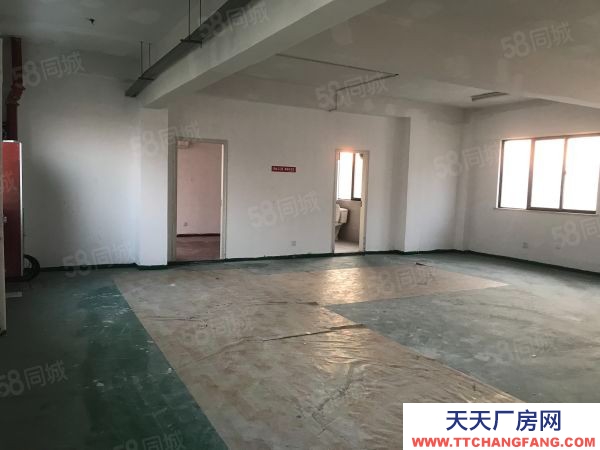 蘇州市吳中區太湖新城倉庫1100平起租，有貨梯