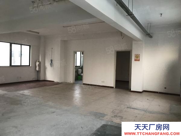 蘇州市吳中區(qū)太湖新城倉(cāng)庫1100平起租,有貨梯