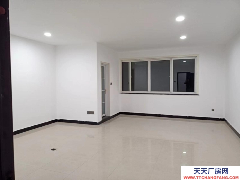 (出租) 安慶迎江任店新村商業(yè)街廠房出租，精裝、獨(dú)立衛(wèi)生間，可單租，適合辦公