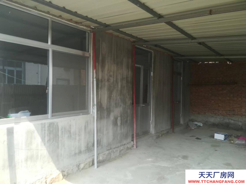 龍口出租！緊鄰省道！集市，交通便利，水電齊全。相關保障設施齊全。