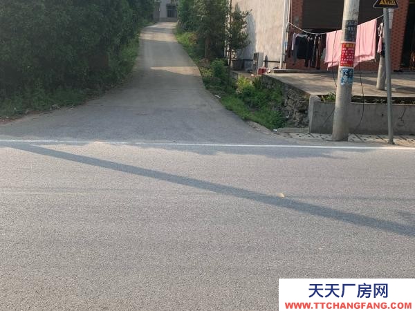 株洲市醴陵市武深高速路口1公里，太陽(yáng)能發(fā)電廠房，倉(cāng)庫(kù)。