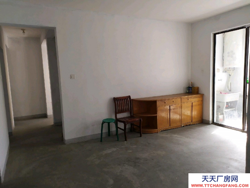 (出租) 安慶迎江此房有4個房間，兩個廳，衛生間都有。居家，辦公都可以。